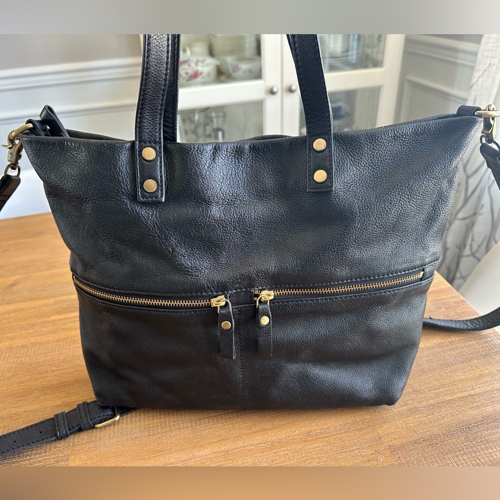 Aspen Black fine Leather Shoulder Bag
